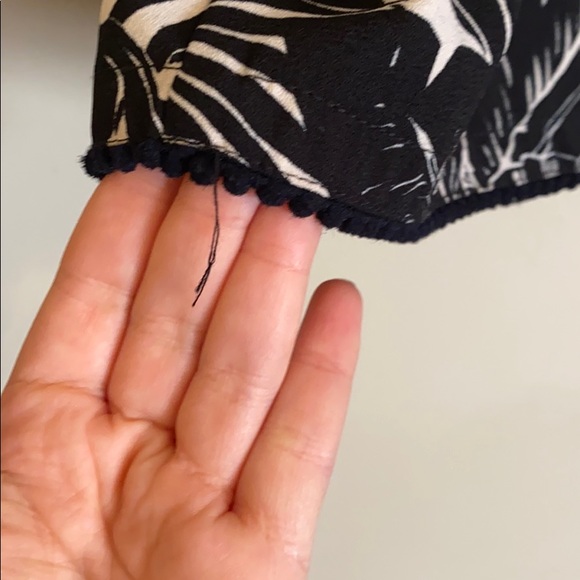 Palm Tree Leaf Pattern Top - Picture 3 of 3